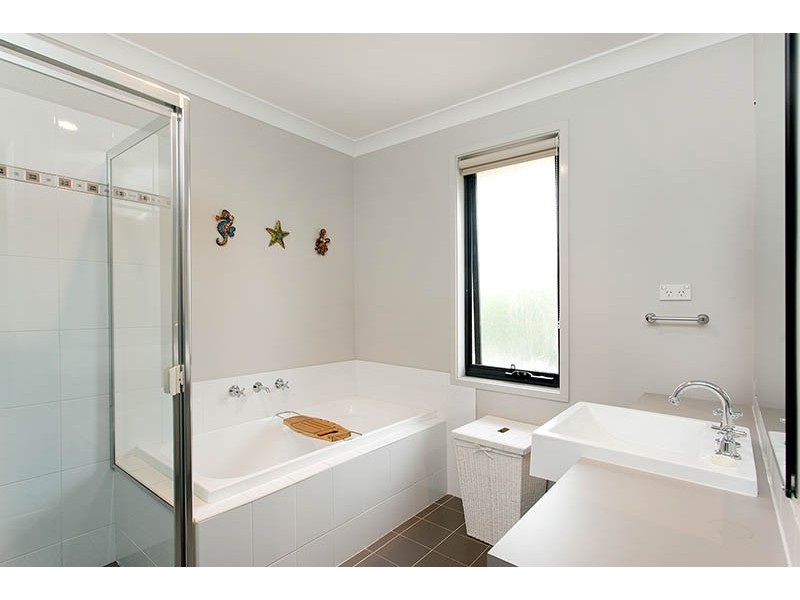 9 Meryla Way, Flinders NSW 2529