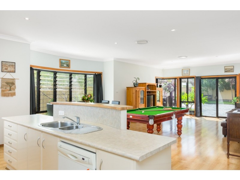 102 Central Avenue, Oak Flats NSW 2529