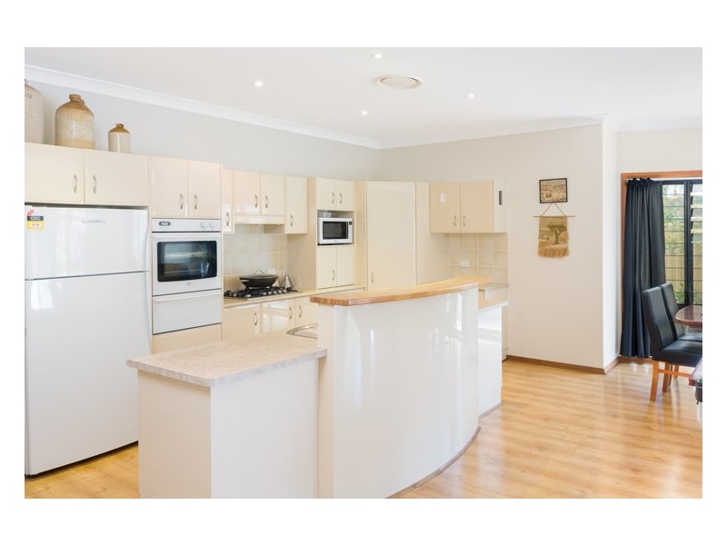 102 Central Avenue, Oak Flats NSW 2529