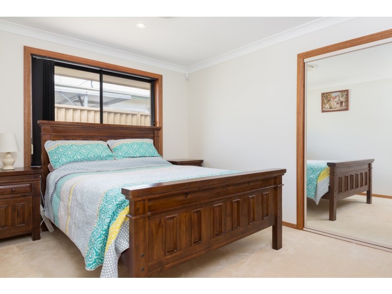 102 Central Avenue, Oak Flats NSW 2529