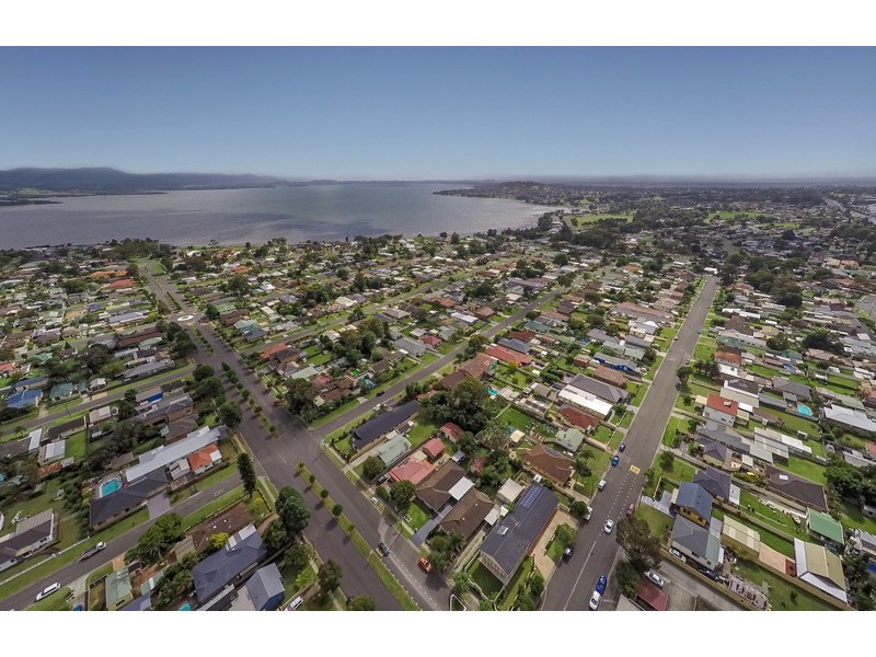 102 Central Avenue, Oak Flats NSW 2529