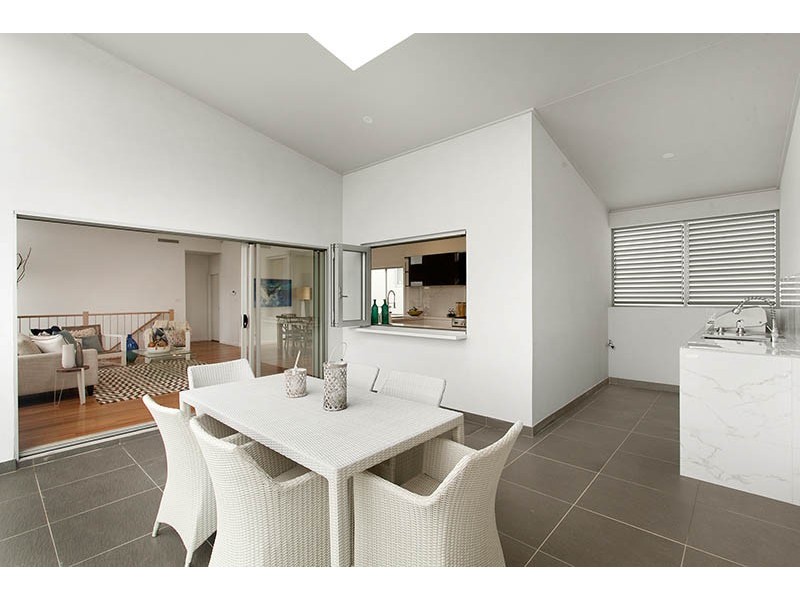 2B Pur Pur Avenue, Lake Illawarra NSW 2528