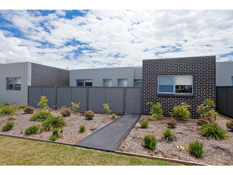 2/30 Coolum Parkway, Shell Cove NSW 2529