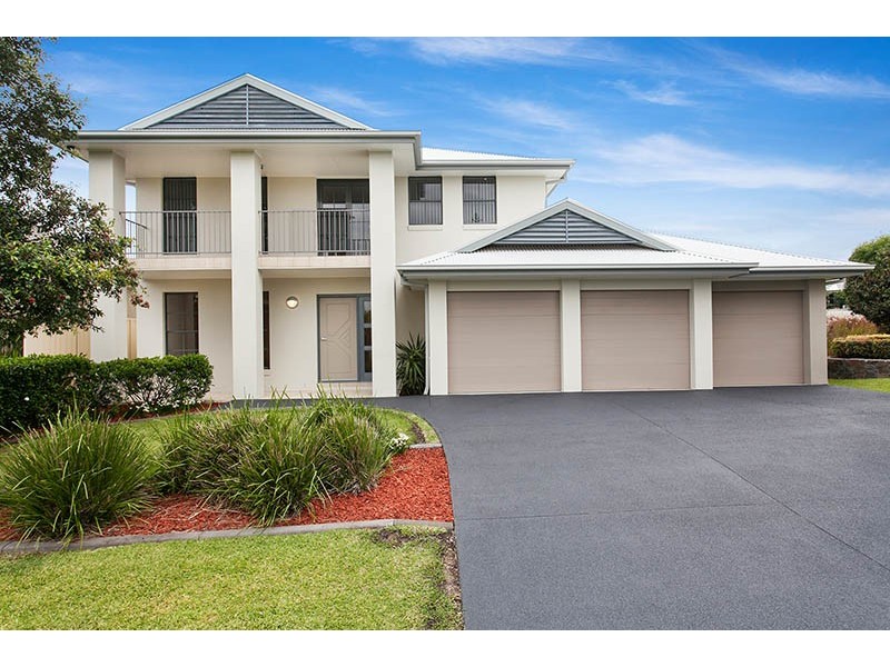 8 Cove Boulevarde, Shell Cove NSW 2529