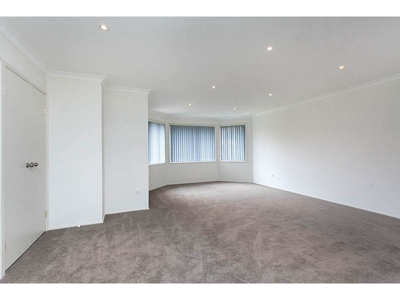 8 Cove Boulevarde, Shell Cove NSW 2529