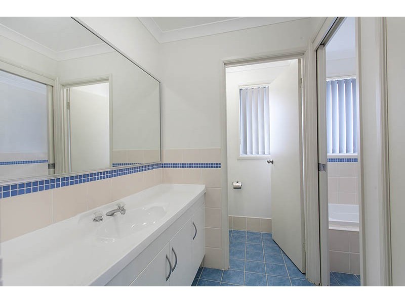 8 Cove Boulevarde, Shell Cove NSW 2529