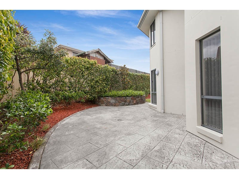 8 Cove Boulevarde, Shell Cove NSW 2529