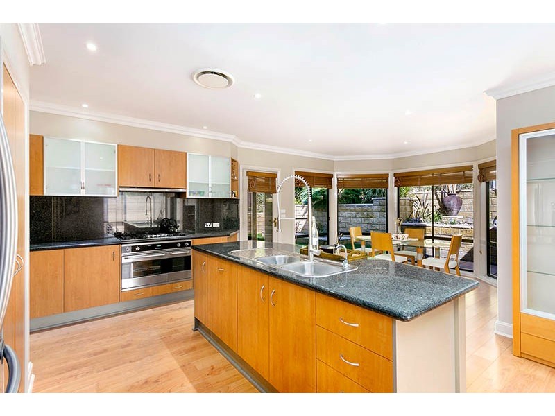 8 Solander Avenue, Shell Cove NSW 2529