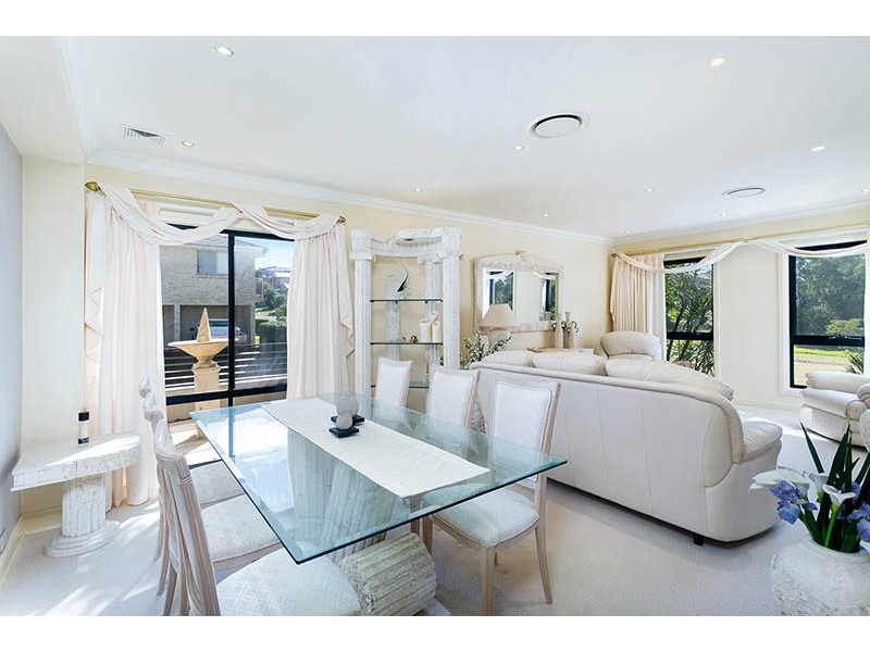 8 Solander Avenue, Shell Cove NSW 2529