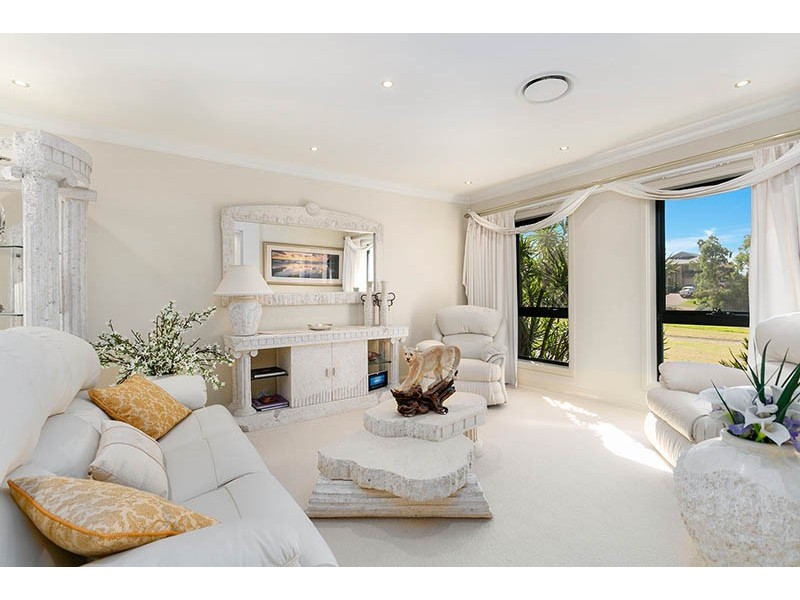 8 Solander Avenue, Shell Cove NSW 2529