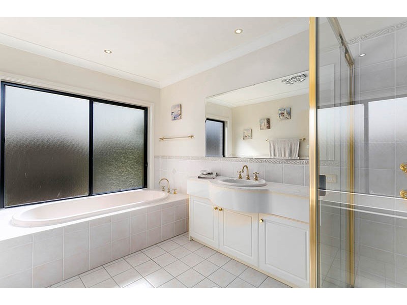 8 Solander Avenue, Shell Cove NSW 2529
