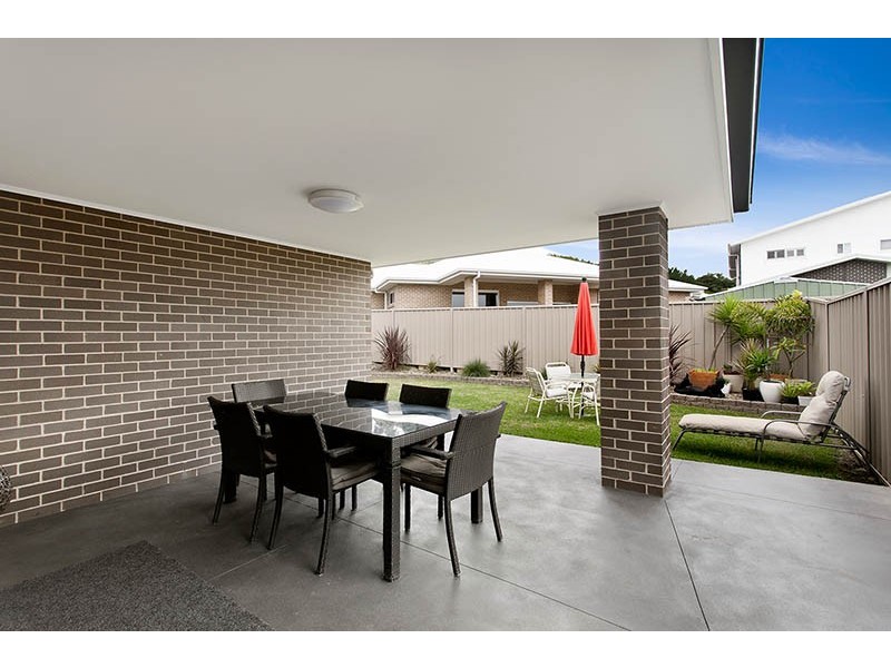 6 Shallows Drive, Shell Cove NSW 2529