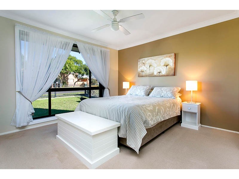 18 Kingston Street, Oak Flats NSW 2529