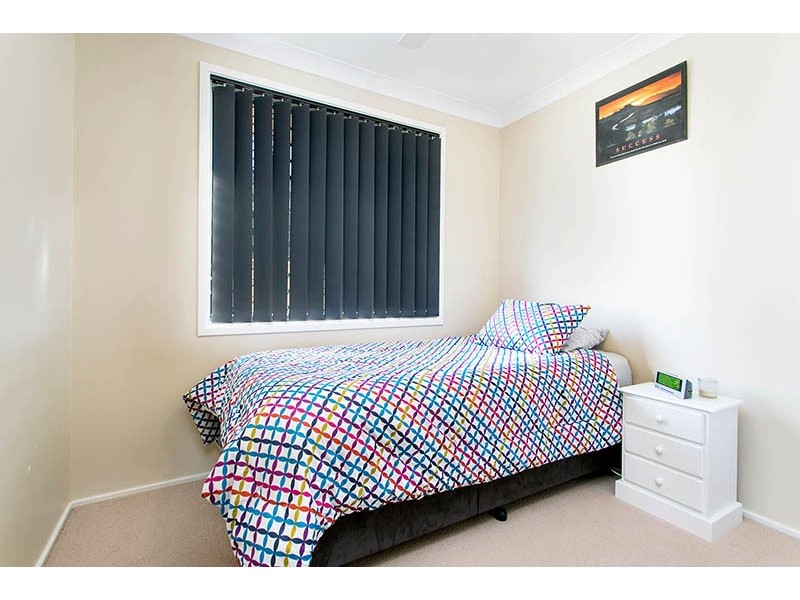 18 Kingston Street, Oak Flats NSW 2529