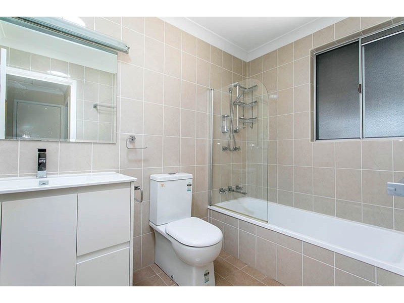 18 Kingston Street, Oak Flats NSW 2529