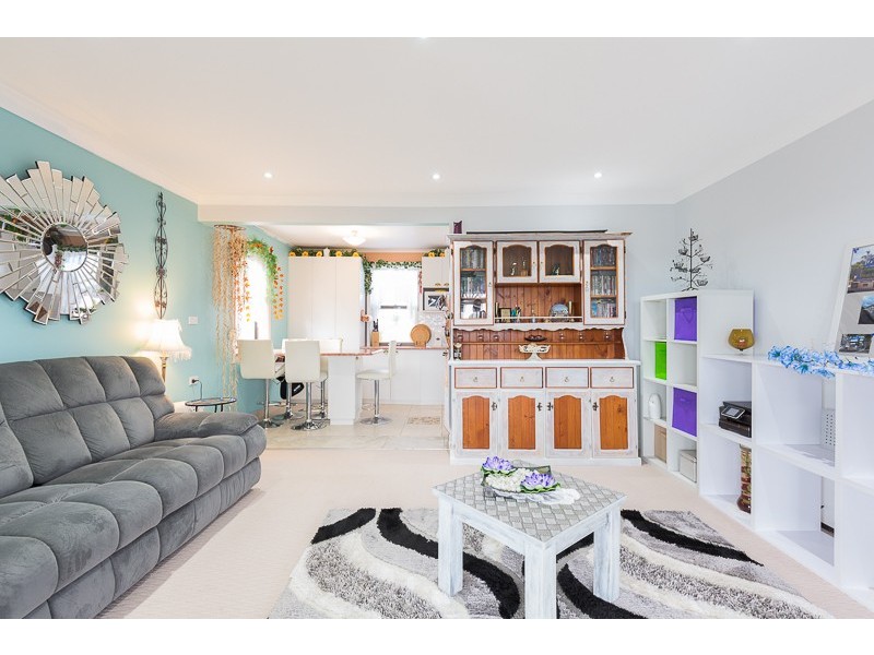 76 Queen Street, Lake Illawarra NSW 2528