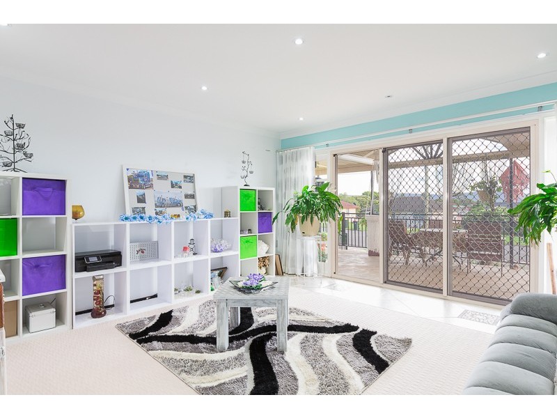 76 Queen Street, Lake Illawarra NSW 2528