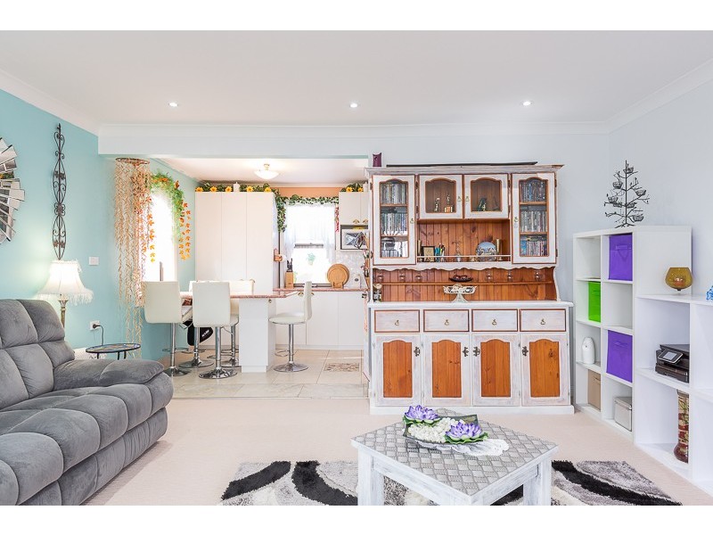 76 Queen Street, Lake Illawarra NSW 2528