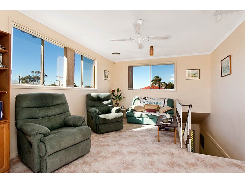 17 Bass Street, Barrack Heights NSW 2528