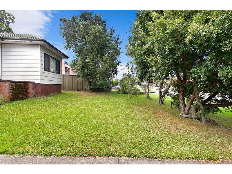 38 Hopetoun Street, Oak Flats NSW 2529
