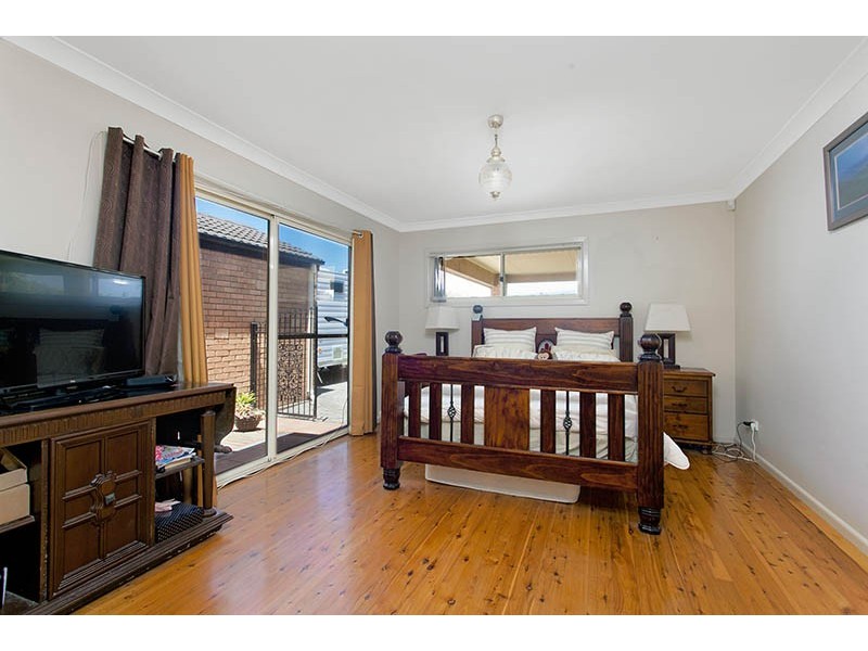 49 The Esplanade, Oak Flats NSW 2529