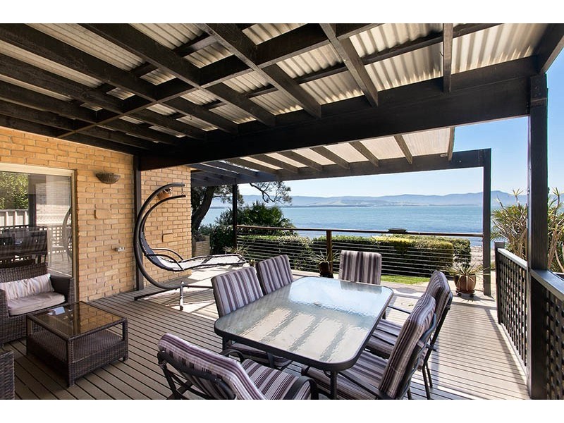 49 The Esplanade, Oak Flats NSW 2529