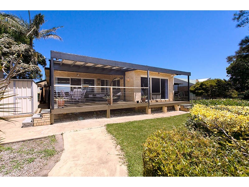 49 The Esplanade, Oak Flats NSW 2529