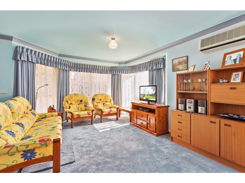 33 Hopetoun Street, Oak Flats NSW 2529