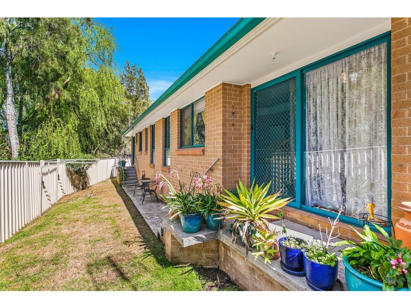33 Hopetoun Street, Oak Flats NSW 2529