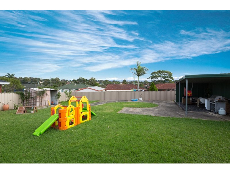 6 Paterson Place, Barrack Heights NSW 2528