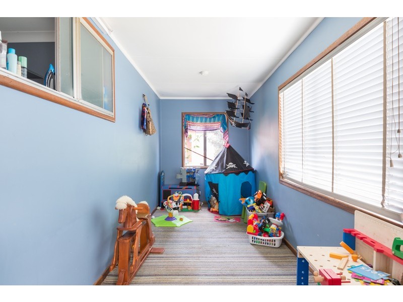 6 Paterson Place, Barrack Heights NSW 2528