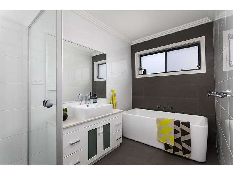 7 St Ives Road, Flinders NSW 2529