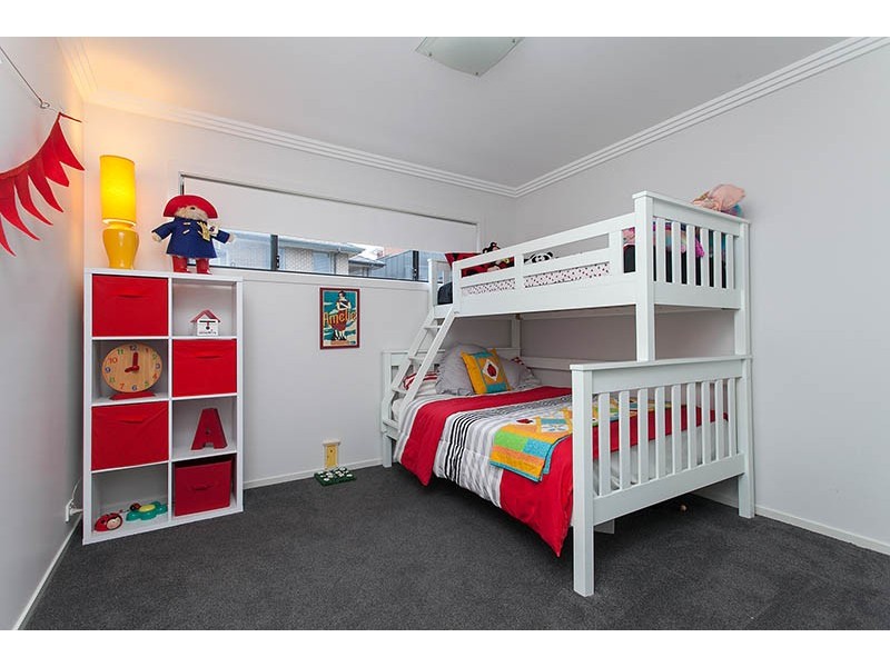 7 St Ives Road, Flinders NSW 2529