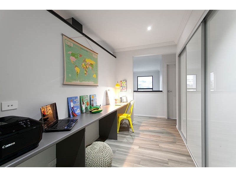 7 St Ives Road, Flinders NSW 2529