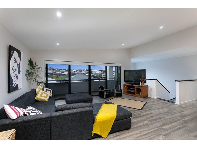 7 St Ives Road, Flinders NSW 2529