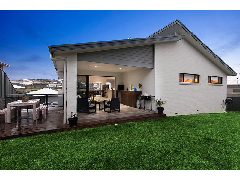 7 St Ives Road, Flinders NSW 2529