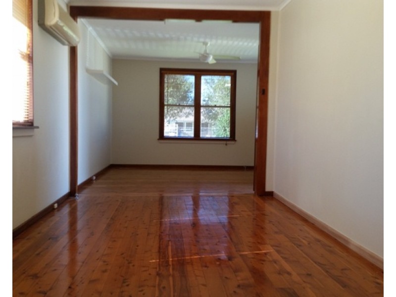 20 Kippax Street, Warilla NSW 2528