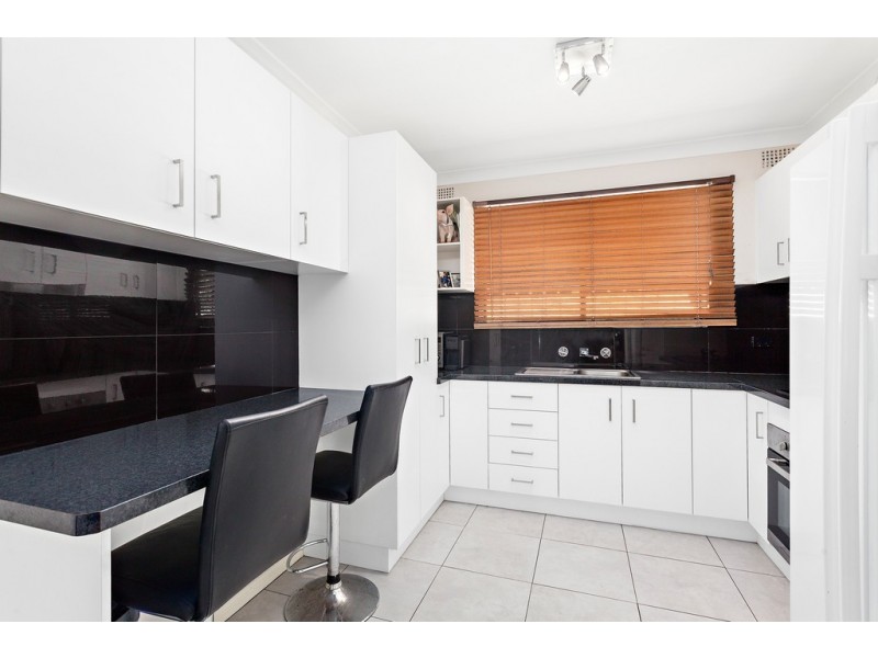 37 Osborne Parade, Warilla NSW 2528