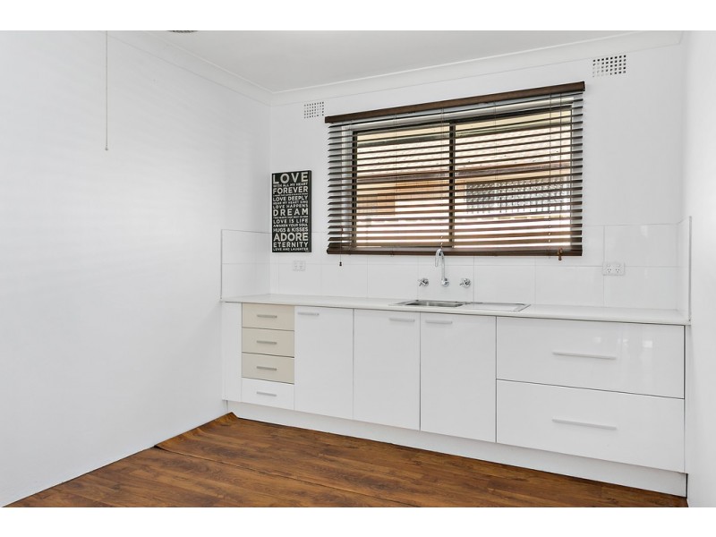 37 Osborne Parade, Warilla NSW 2528