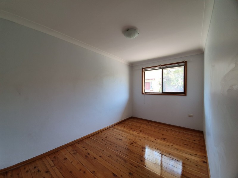 2/82 Barton Street, Oak Flats NSW 2529