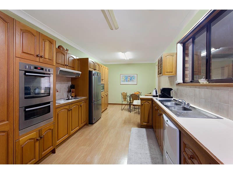 4 Warri Place, Oak Flats NSW 2529