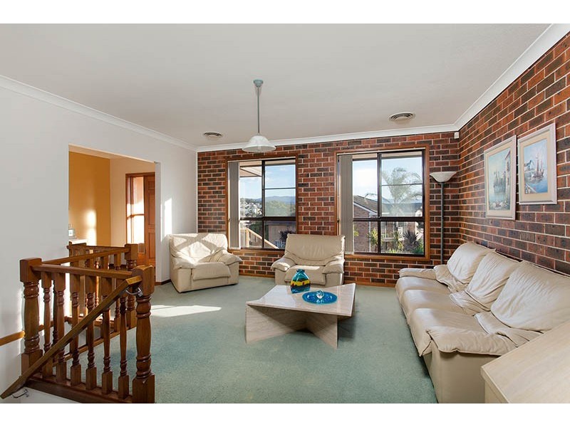 4 Warri Place, Oak Flats NSW 2529