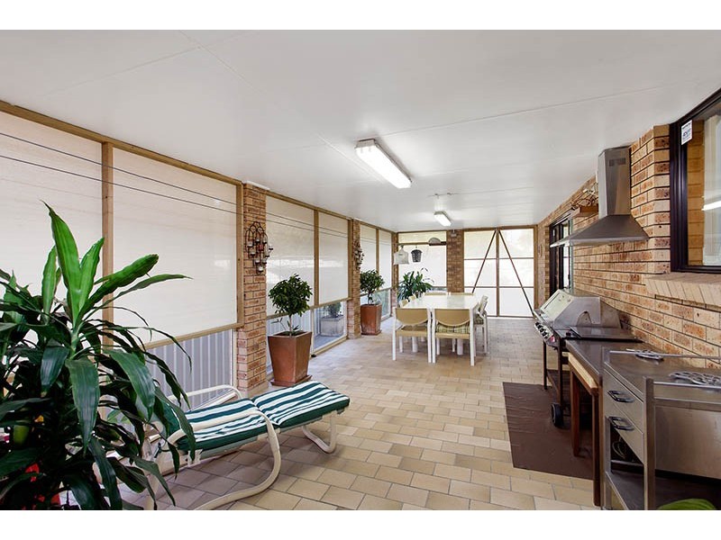 4 Warri Place, Oak Flats NSW 2529
