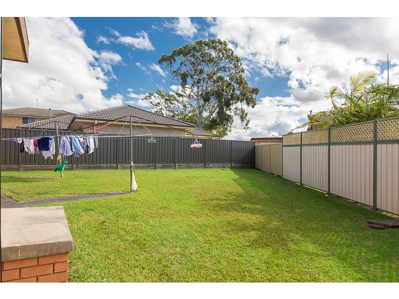 3/2 Barton Street, Oak Flats NSW 2529