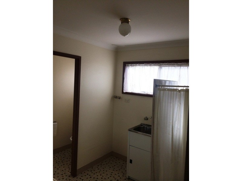 3/2 Barton Street, Oak Flats NSW 2529