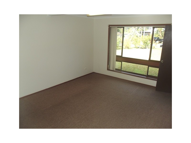 3/2 Barton Street, Oak Flats NSW 2529