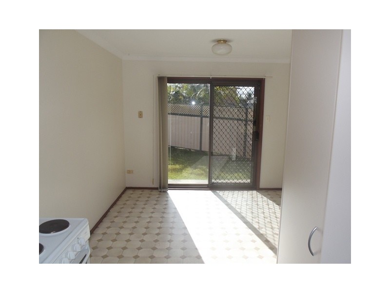 3/2 Barton Street, Oak Flats NSW 2529