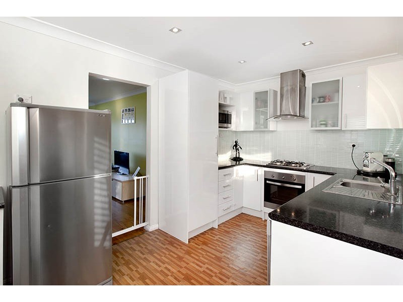 4 McCabe Street, Warilla NSW 2528