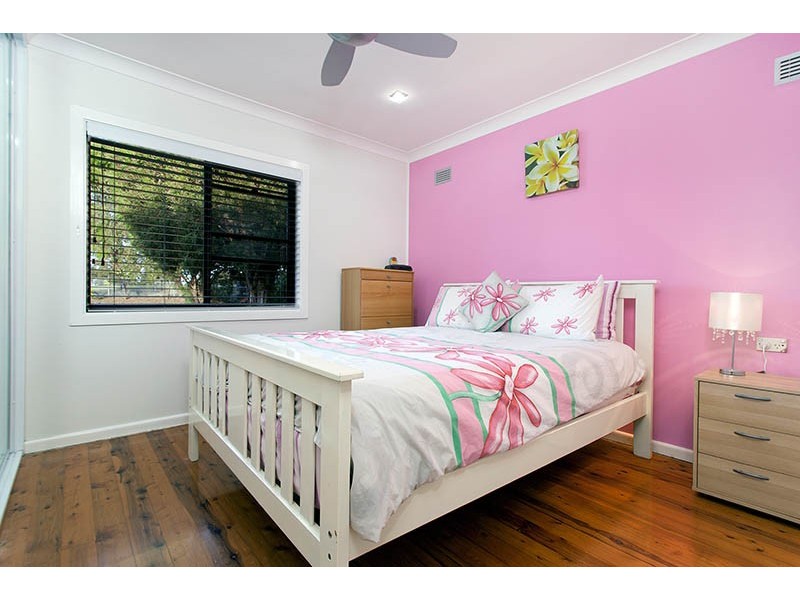 4 McCabe Street, Warilla NSW 2528