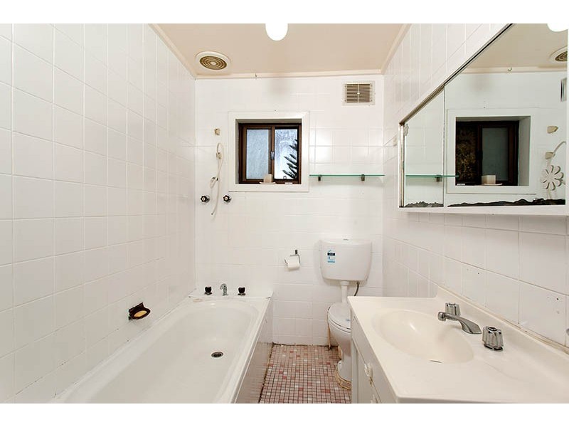 4 McCabe Street, Warilla NSW 2528